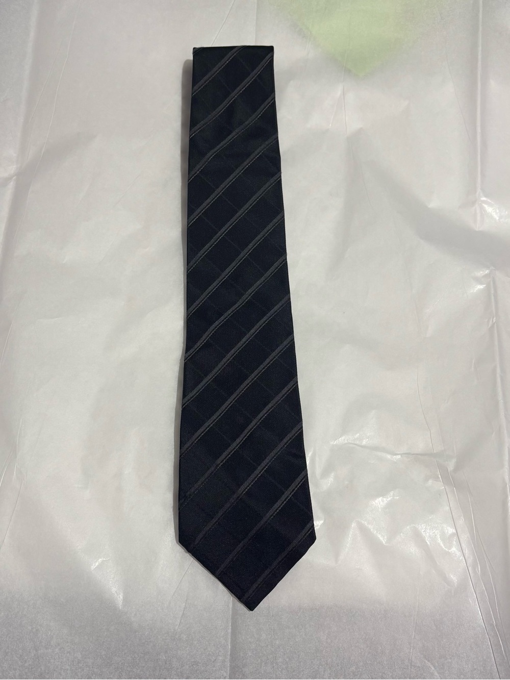 Giorgio Armani Cravatte Vintage Italian-Made Black Diagonal Stripe Silk Tie